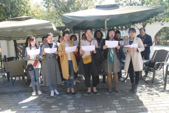 信息47 彭州市图书馆开展职工素质拓展活动582