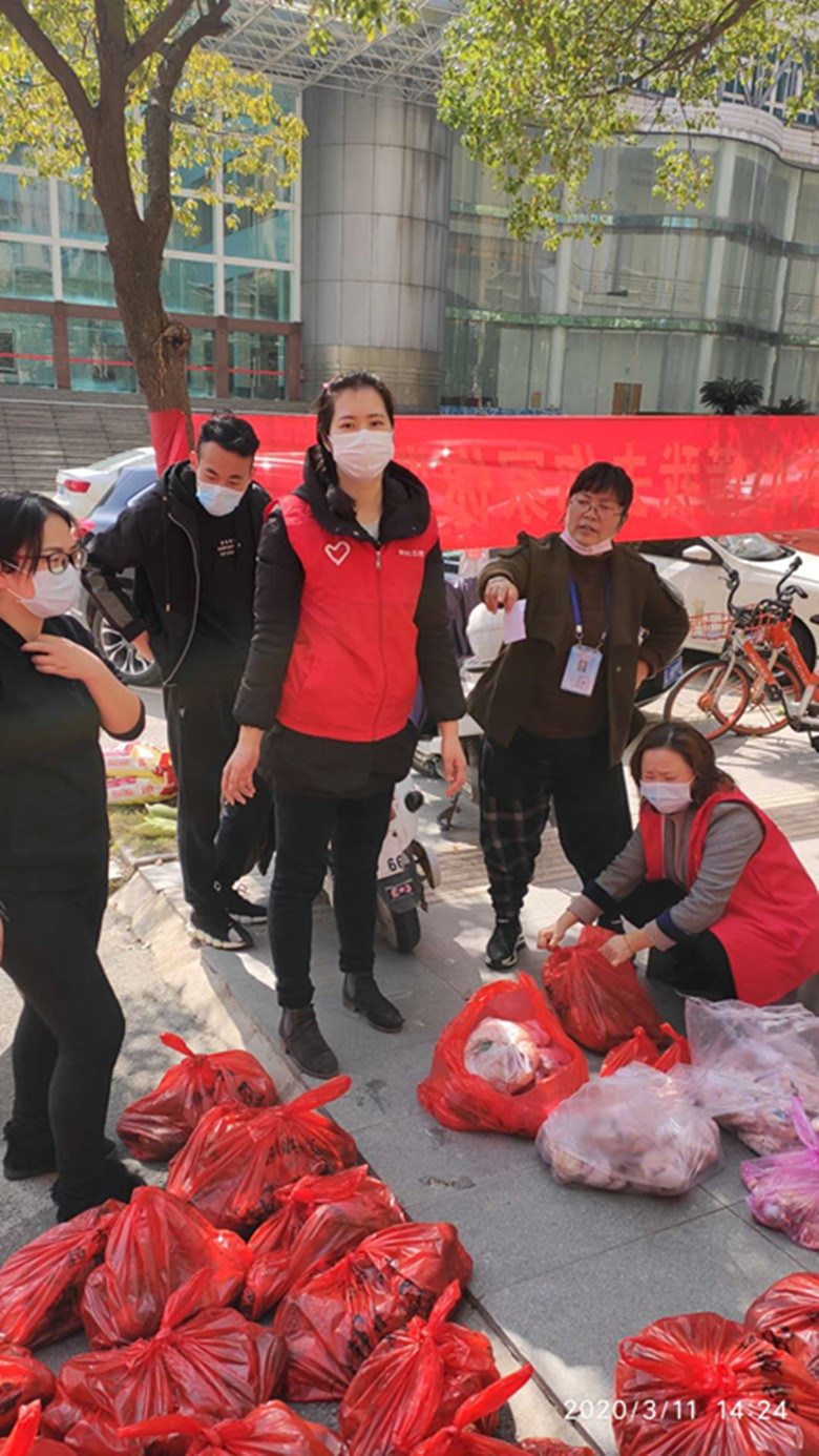 胡晶晶1 胡晶晶1.jpg