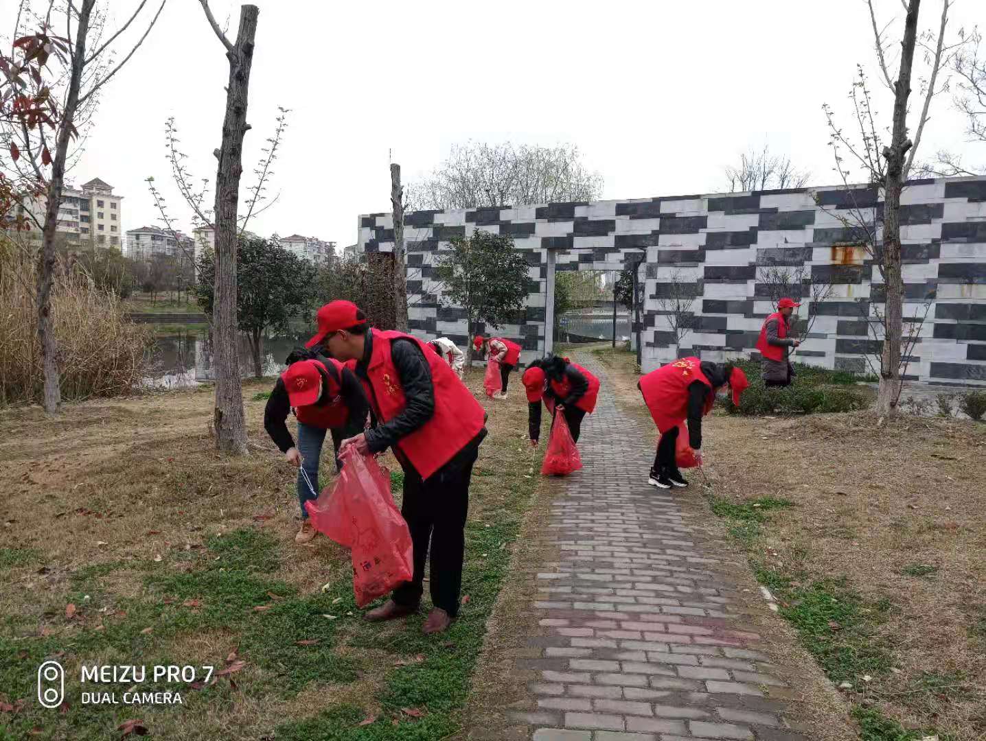 1eec137b17fd4e0bf71c51ada3e9750 1eec137b17fd4e0bf71c51ada3e9750.jpg?v=1762631490957