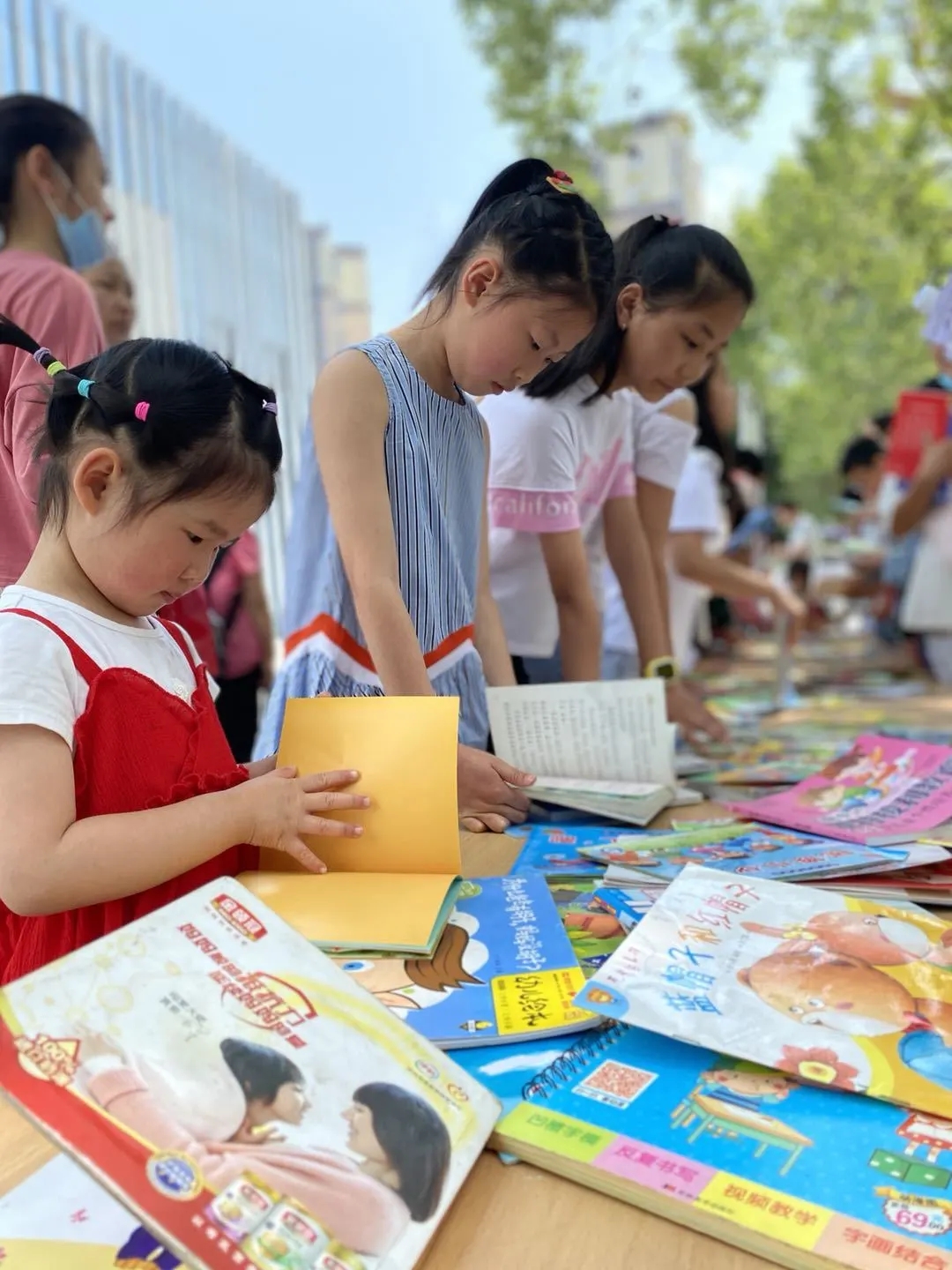 Ⅲ-26-2)①全民阅读活动图片4 Ⅲ-26-2)①全民阅读活动图片4.jpg