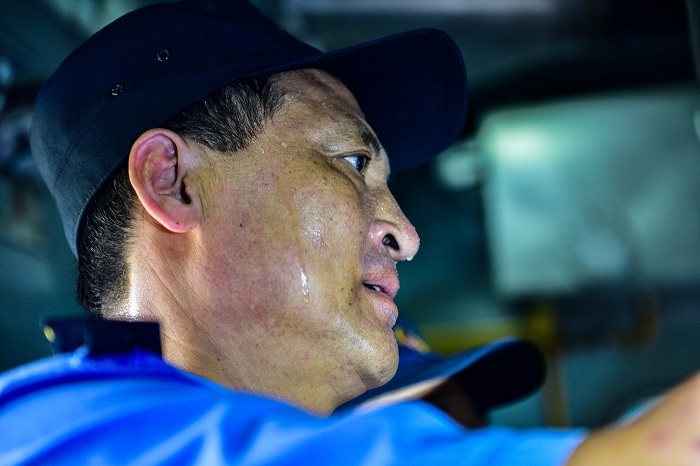 《铁肩担当》组照 张晋彤摄13935407409 (2) 《铁肩担当》组照 张晋彤摄13935407409 (2).jpg