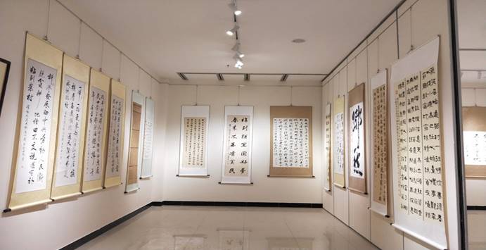 clip_image010 艺术展厅内景1