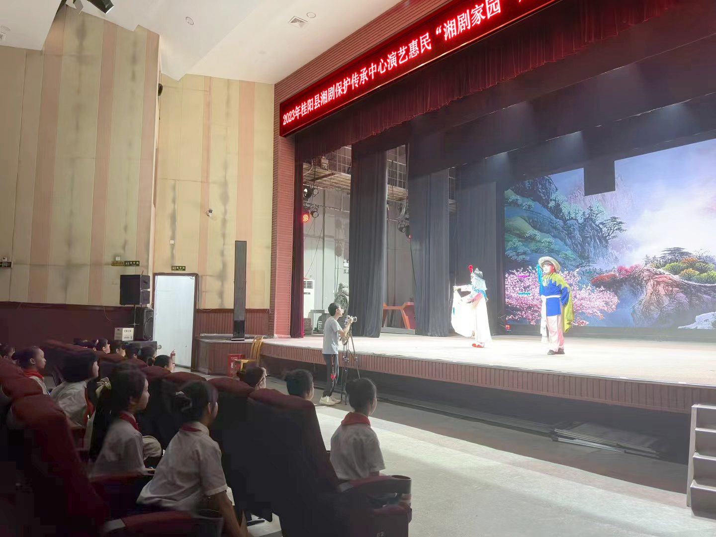 5月26日周周演:《小放牛》 5月26日周周演:《小放牛》.jpg