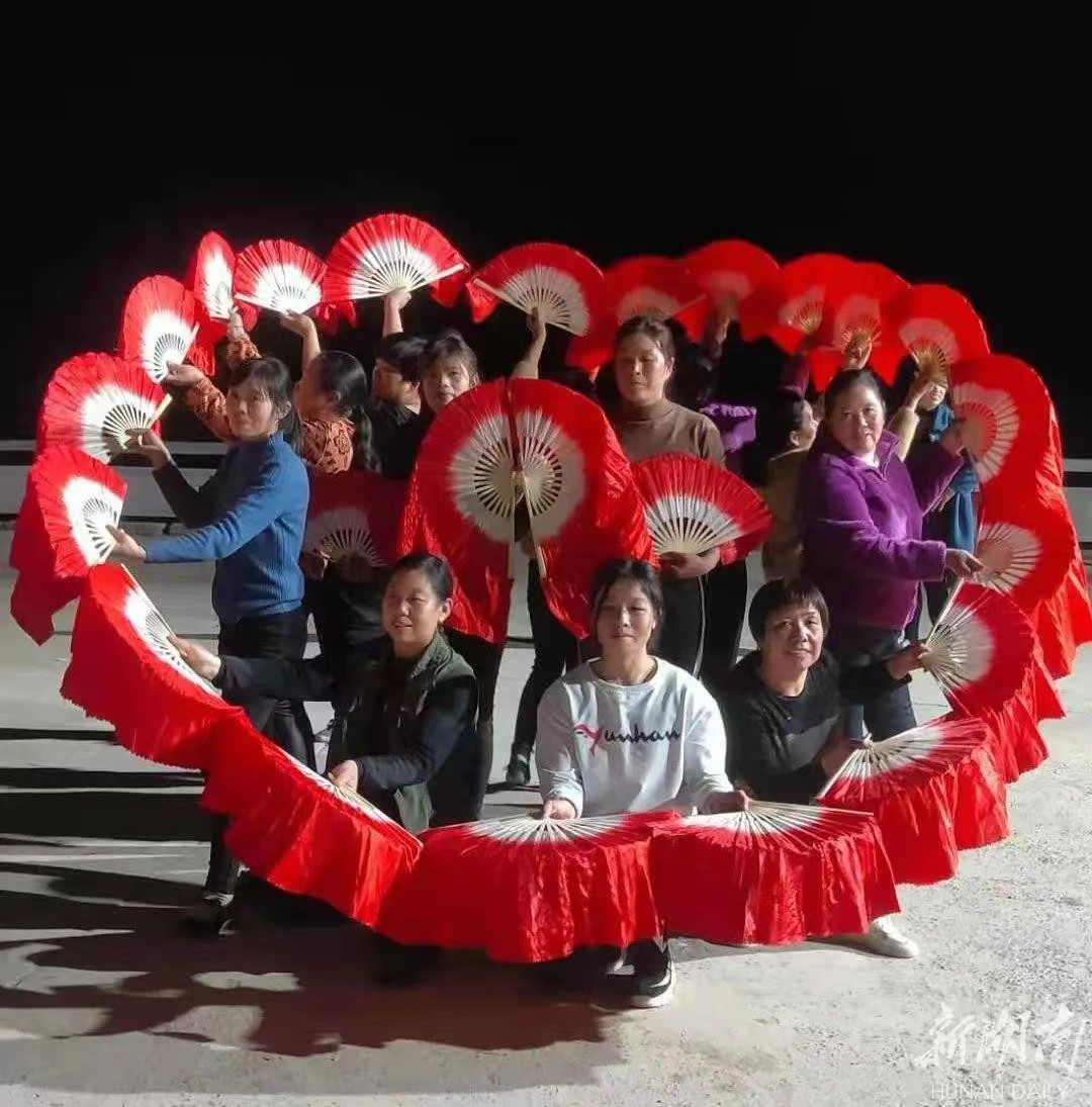 笔架20230312五星红旗.jpg