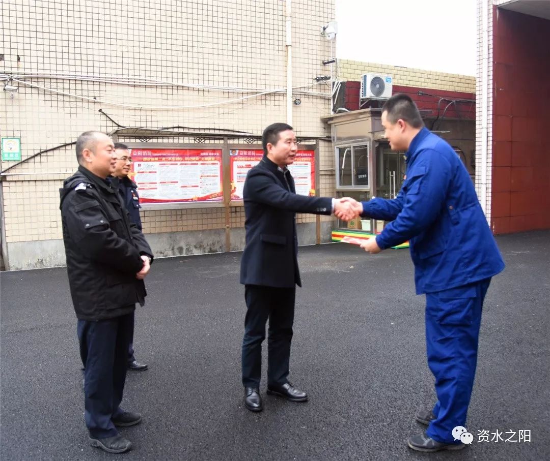 4 4.jpg?v=1765897932602