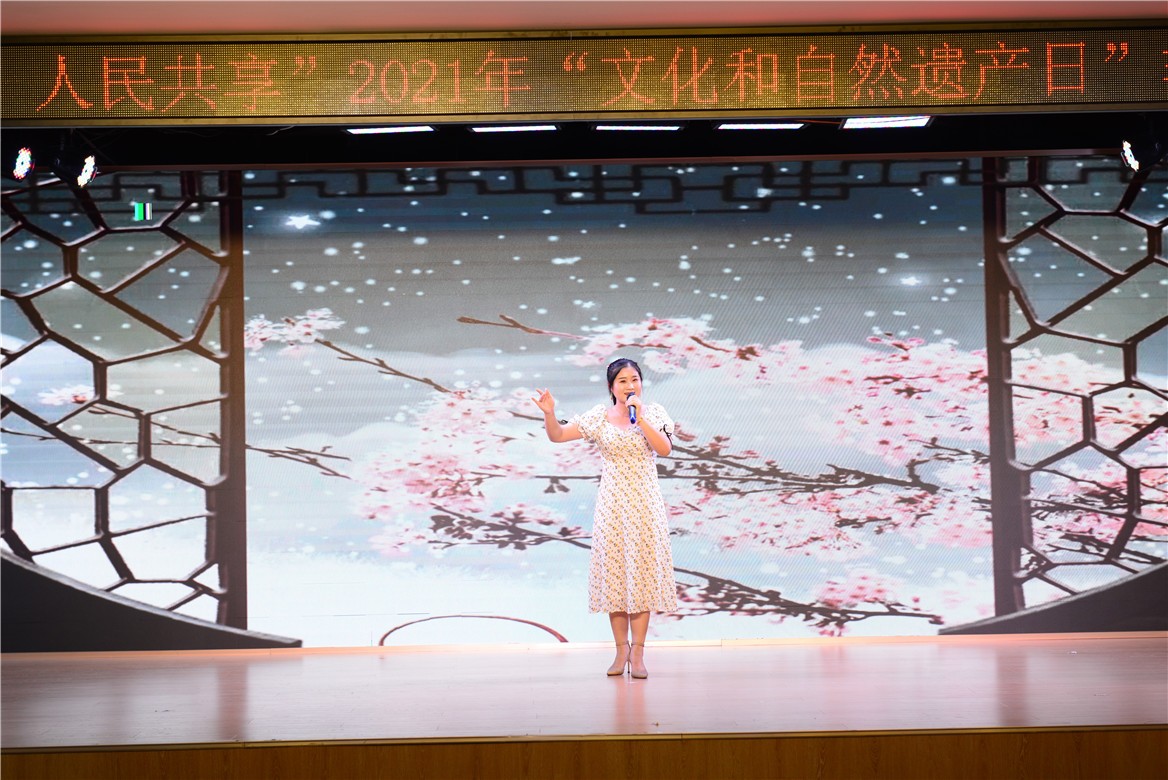 033b8f99dd5fbb34ee6bfcdb372baba