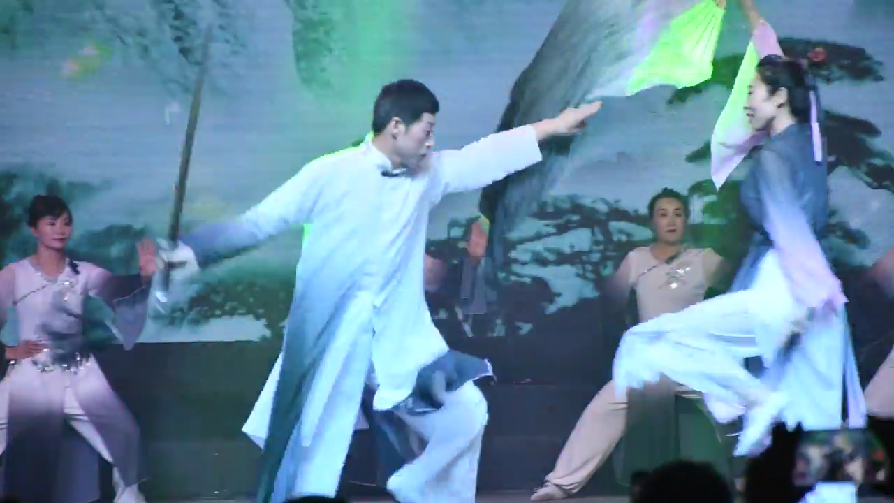 展演.mp4_解霸截图20201225019 展演.mp4_解霸截图20201225019.bmp