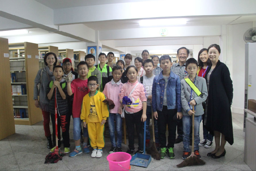 小学生们集体合影.jpg?v=1762190328925