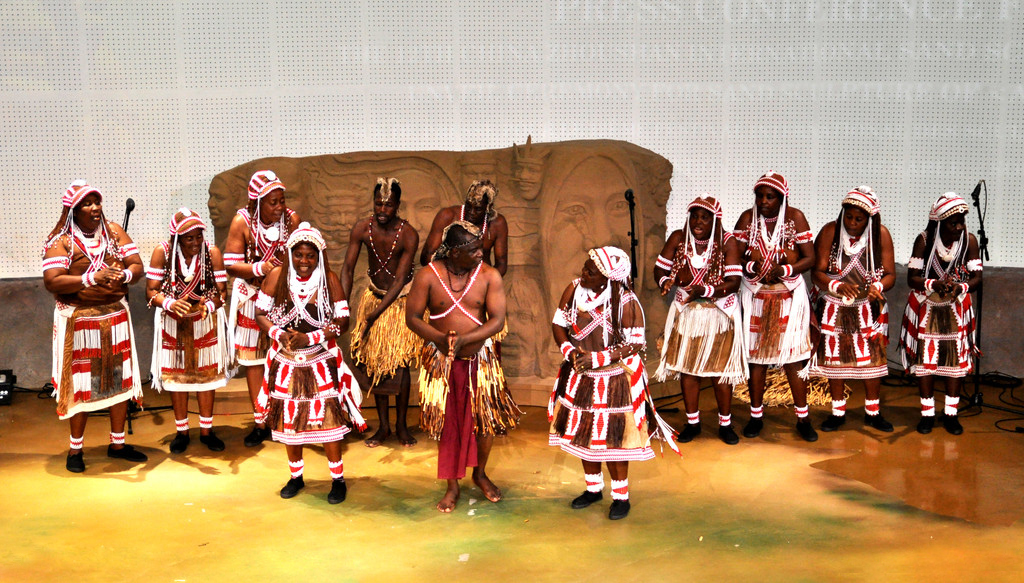 非洲基宗巴舞图片