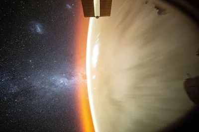 太空与地球的对比 宇宙 地球 日出 1080P