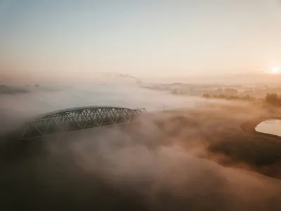 晨雾中的桥梁 自然景观 清晨 雾气 4K
