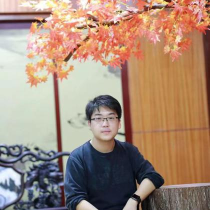 李巍