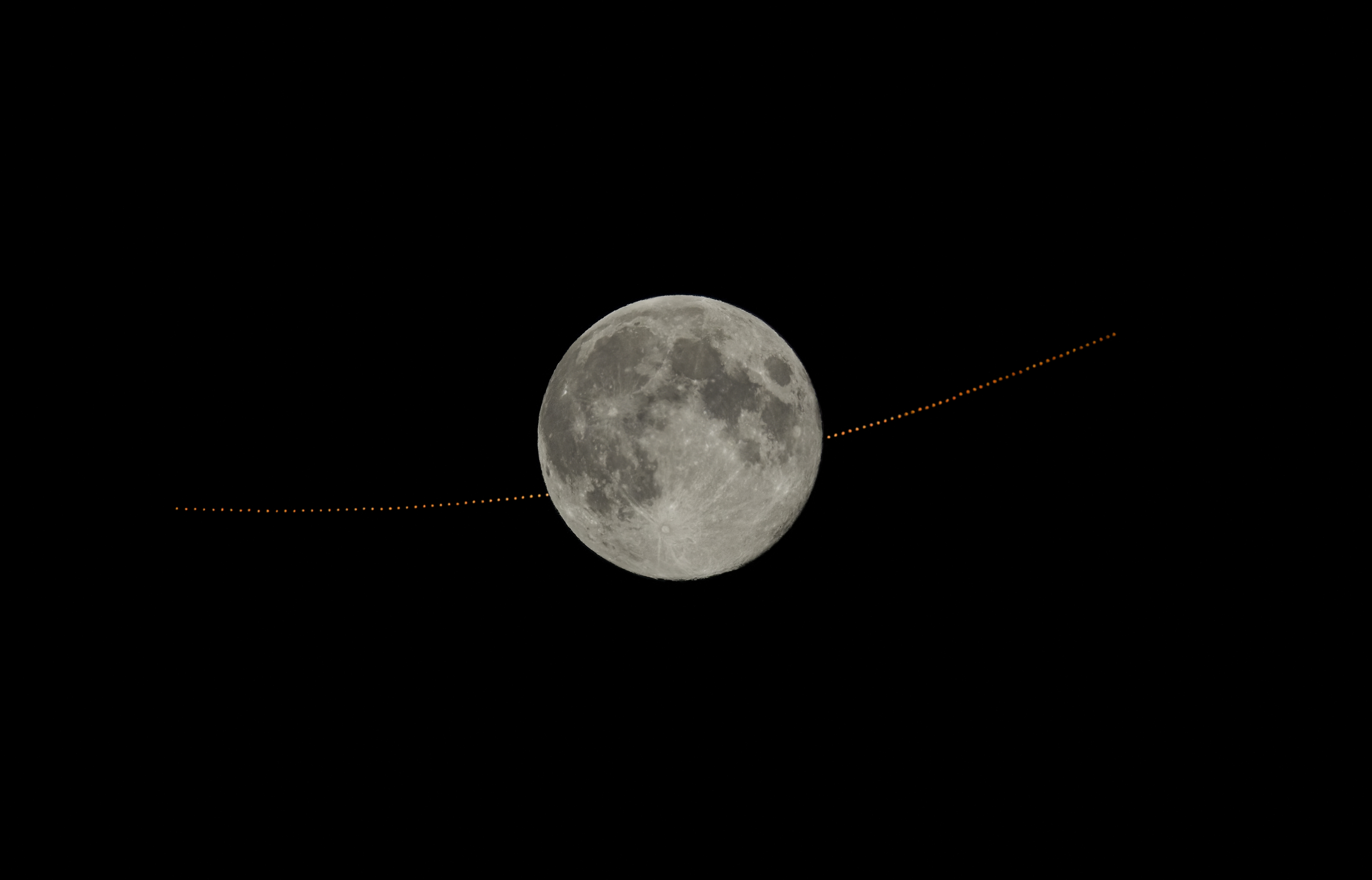 火星伴月