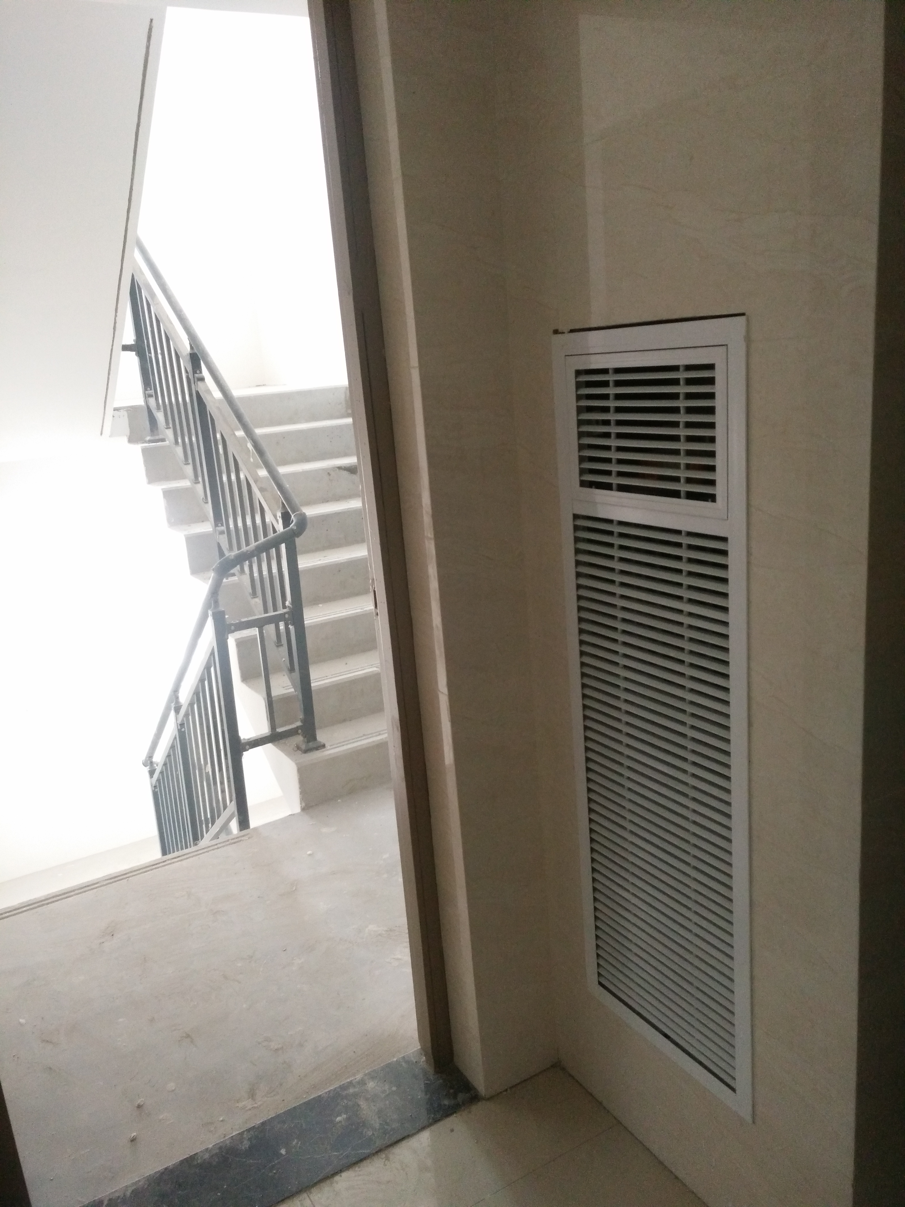 楼梯间-排烟风口终.jpg