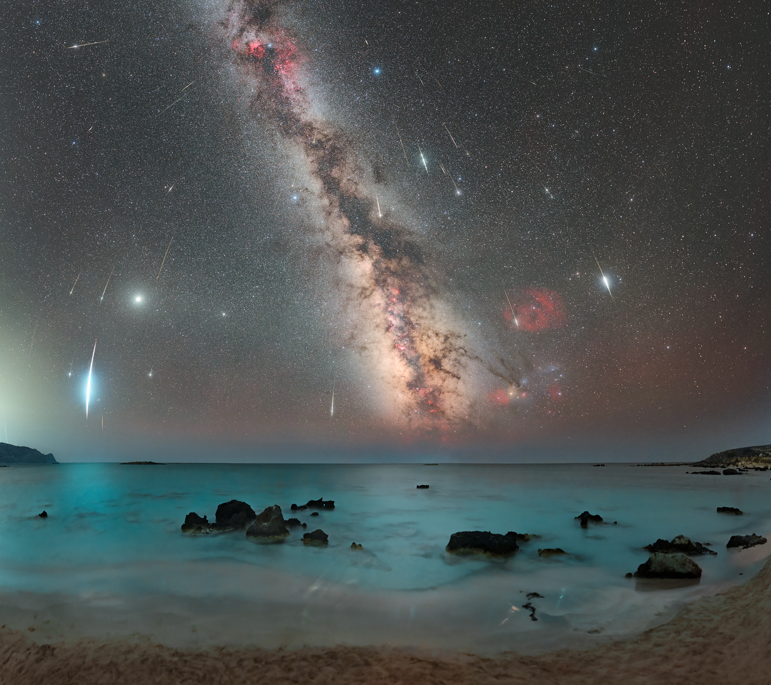 圣布拉斯角上空的火流星