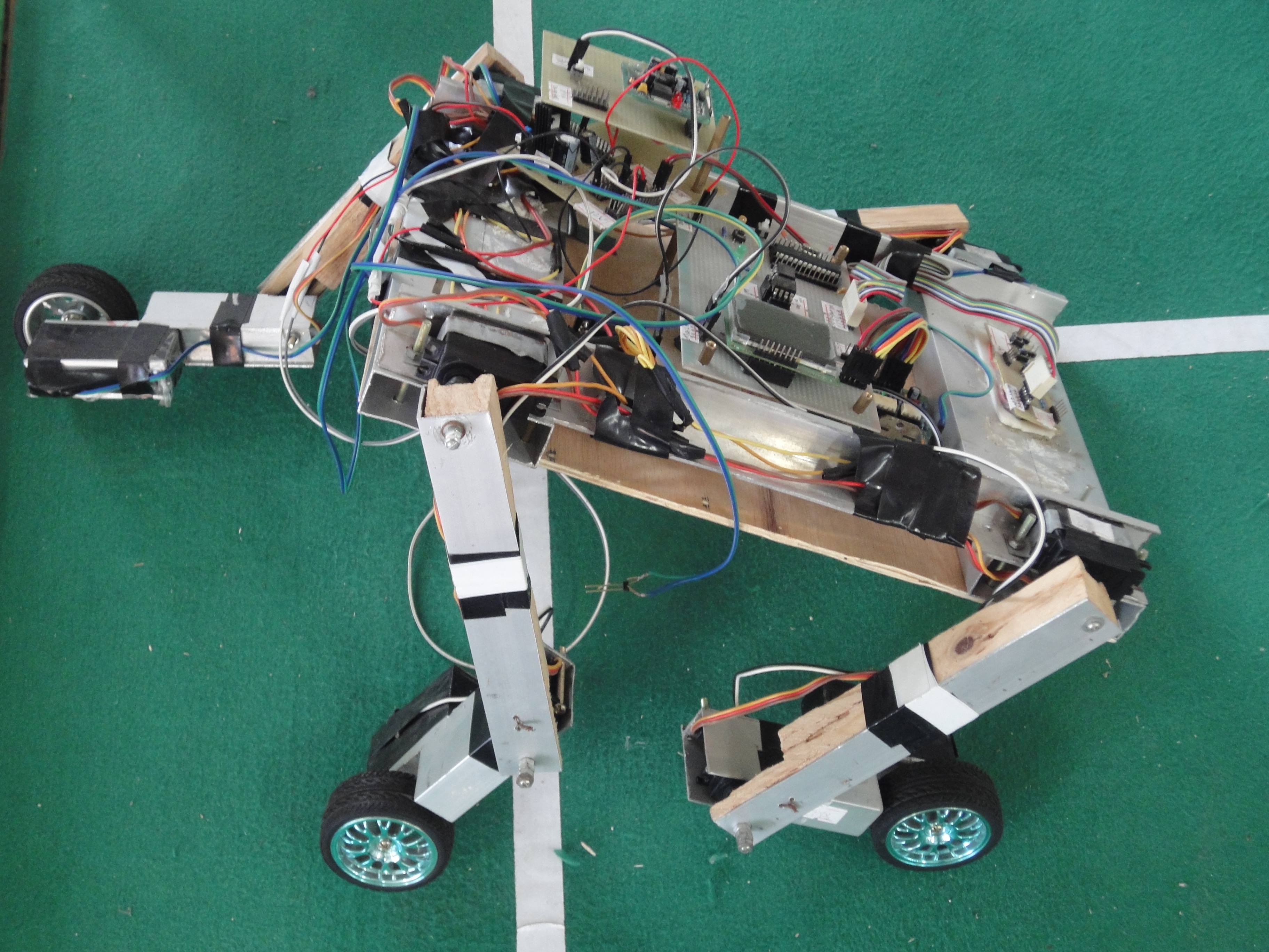 4,2010年盛群杯单片机设计竞赛-变结构服务机器人