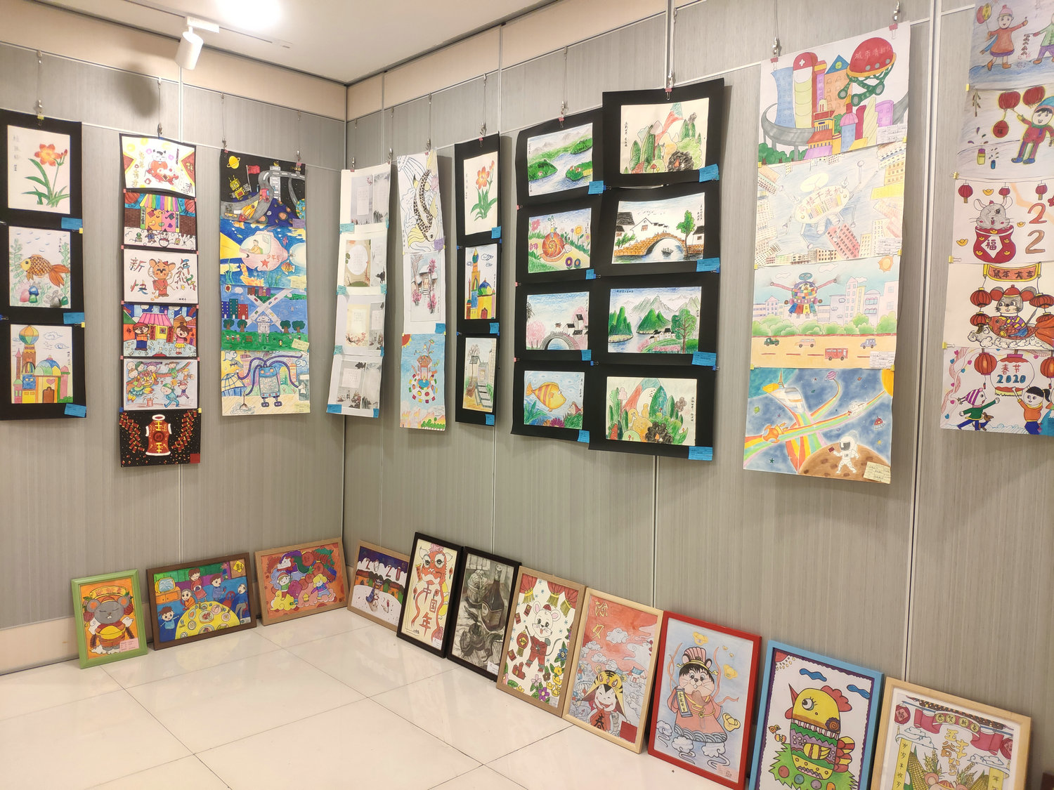 过新年看画展欢天喜地过大年第七届迎新春少儿书画作品展开展啦