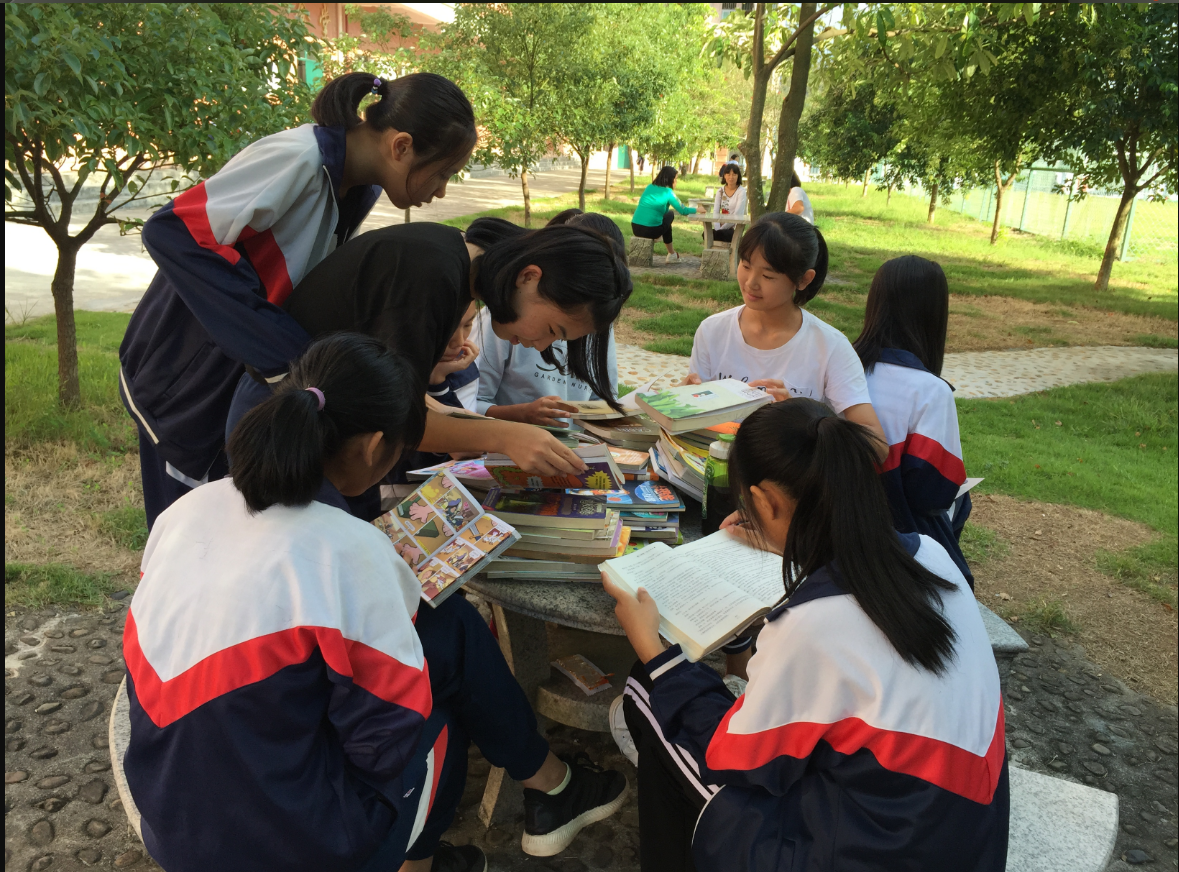 资源共享61文明共建流动图书服务活动走进沙迳中学