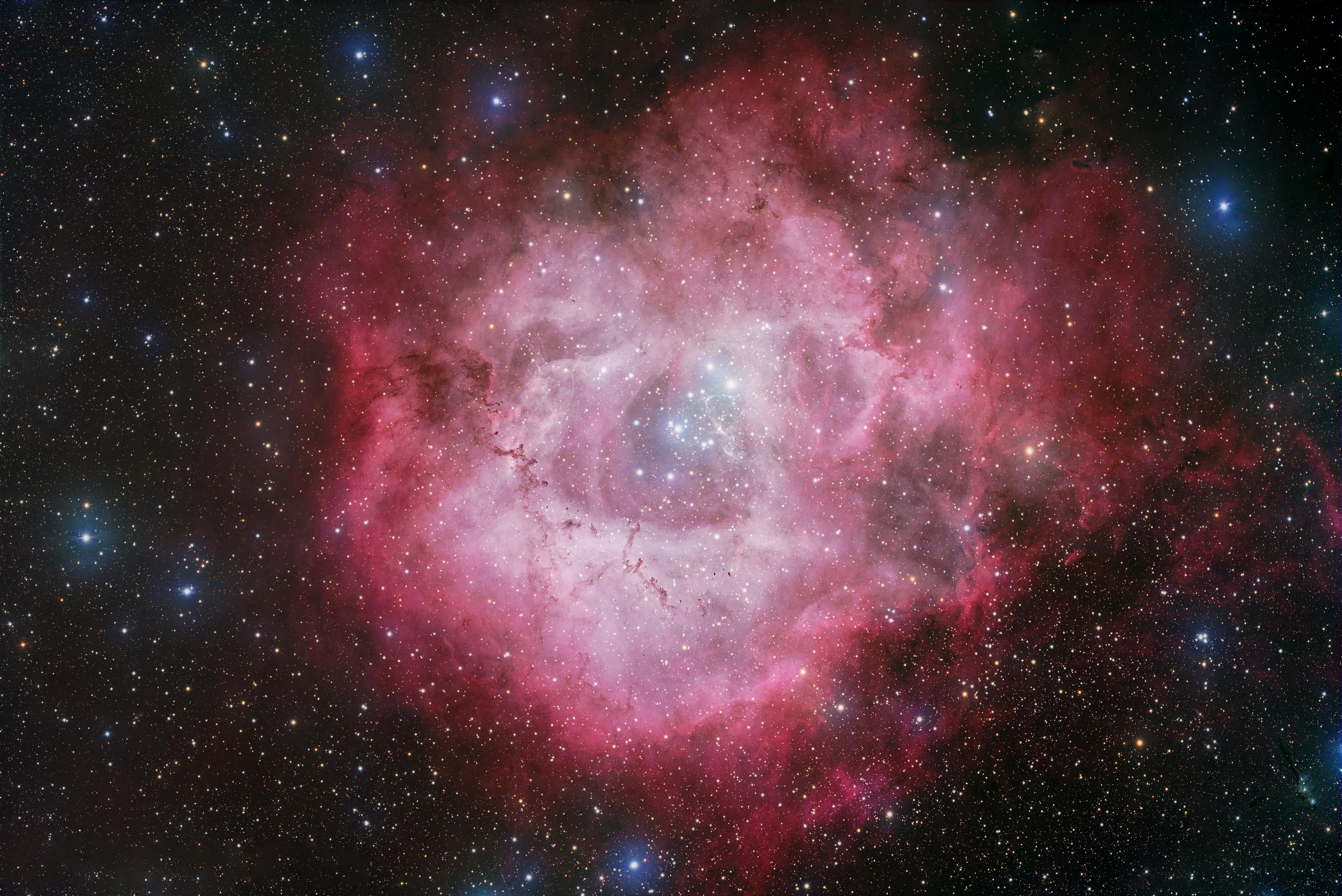 宇宙级的玫瑰：麒麟座的NGC 2237